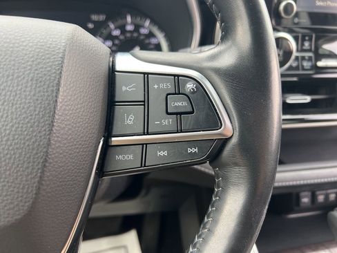 Used 2021 Toyota Highlander Limited image 18