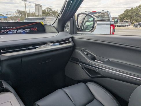 New 2026 Lincoln Navigator Reserve image 18