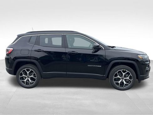 New 2026 Jeep Compass Limited image 8