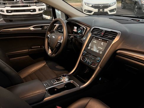 Used 2018 Ford Fusion SE w/ Equipment Group 602A image 24