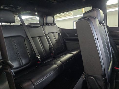 Used 2024 Jeep Wagoneer Series III w/ Premium Group I image 6