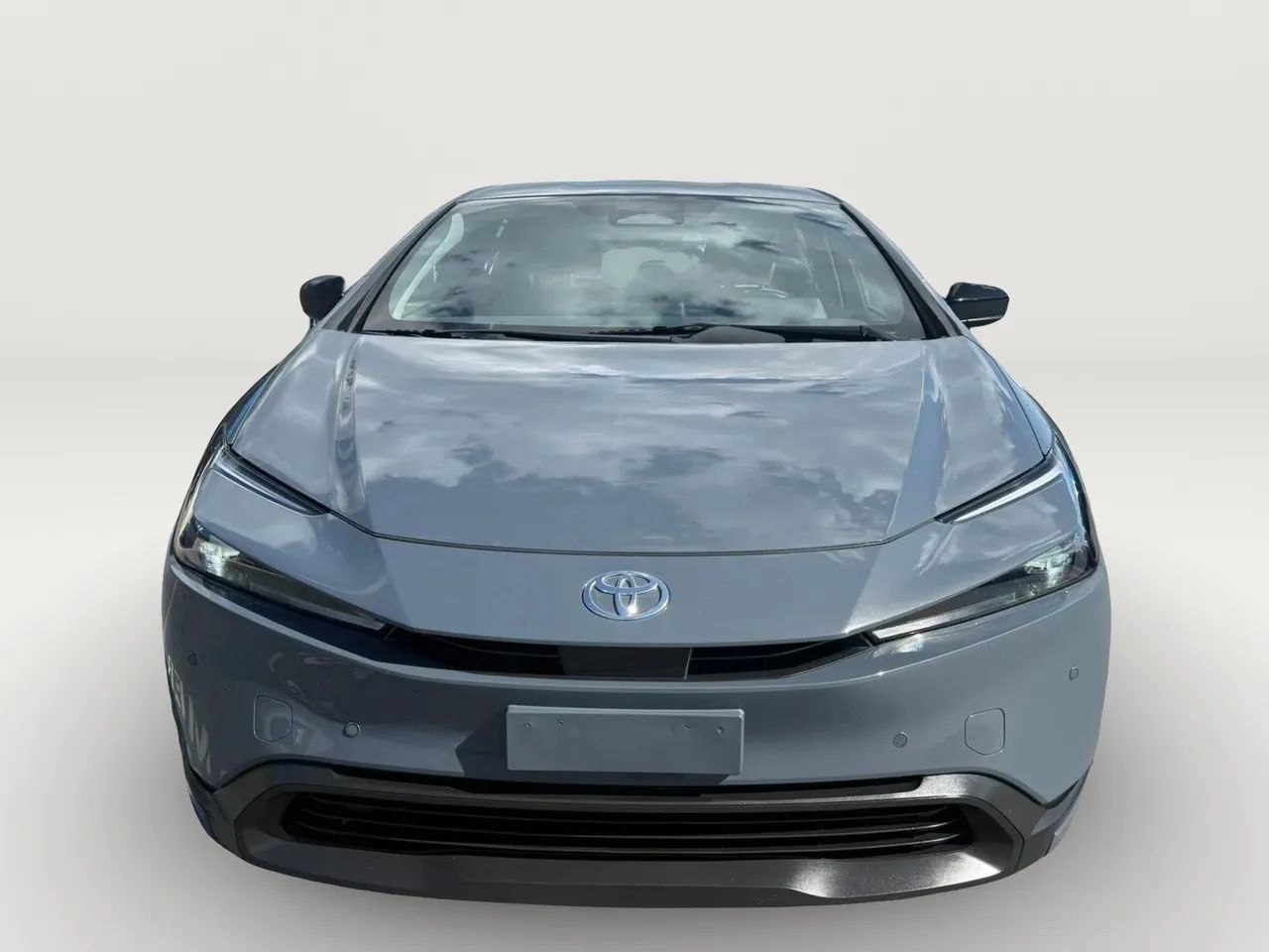 Used 2025 Toyota Prius LE FWD image 8