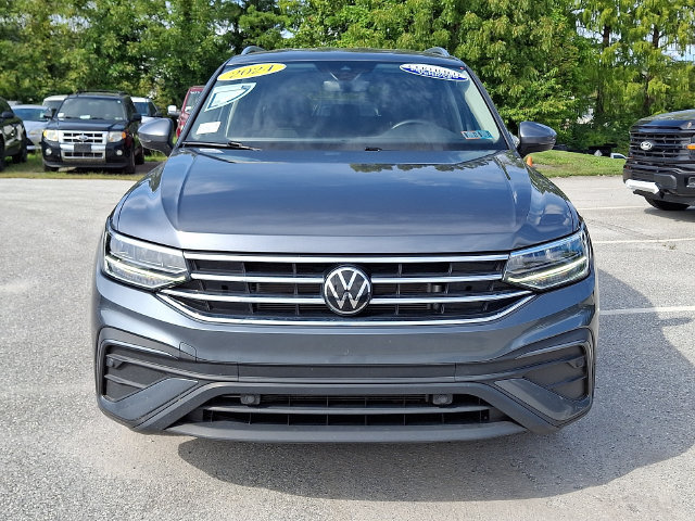 Used 2024 Volkswagen Tiguan SE AWD/4WD image 3
