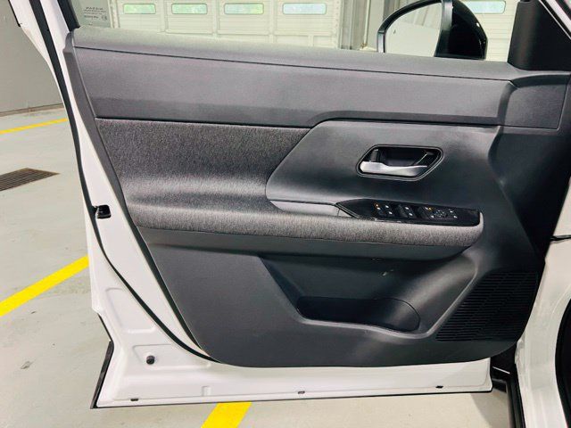 New 2026 Nissan Kicks SV w/ Interior Electronics Package FWD image 25