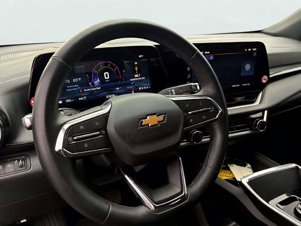Used 2026 Chevrolet Equinox LT AWD/4WD image 12
