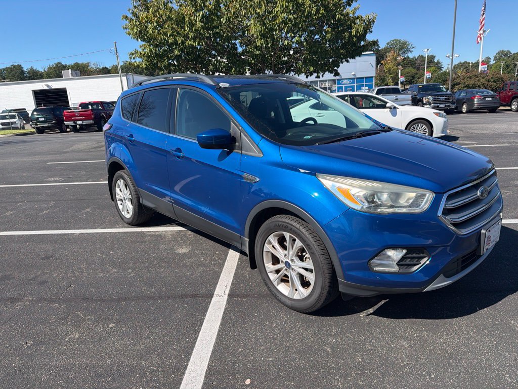 Used 2017 Ford Escape SE w/ Equipment Group 201A FWD image 6