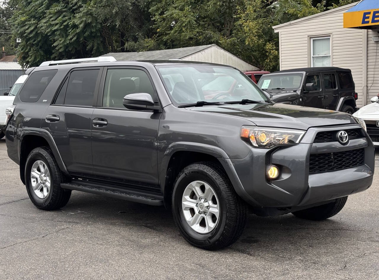 Used 2016 Toyota 4Runner SR5 AWD/4WD image 2