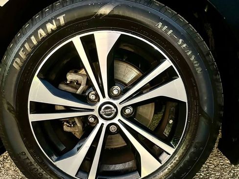 Used 2021 Nissan Sentra SV image 31