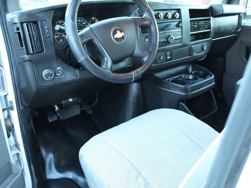 Used 2016 Chevrolet Express 3500 image 12