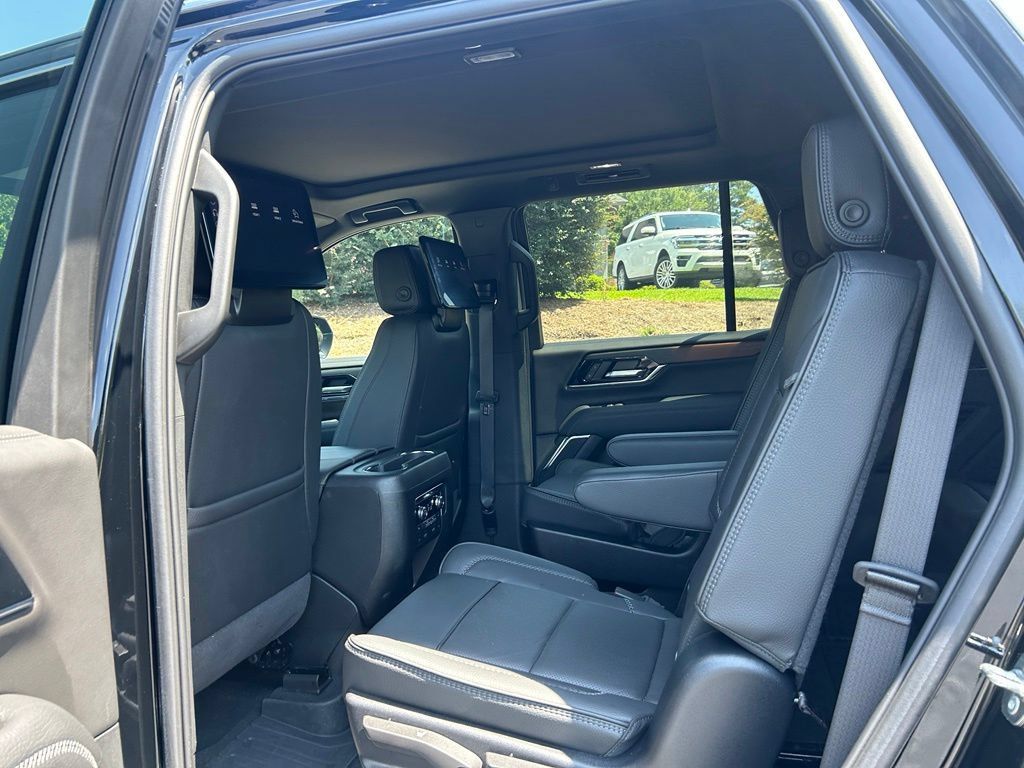 Used 2025 GMC Yukon Denali w/ Denali Reserve Package RWD image 48
