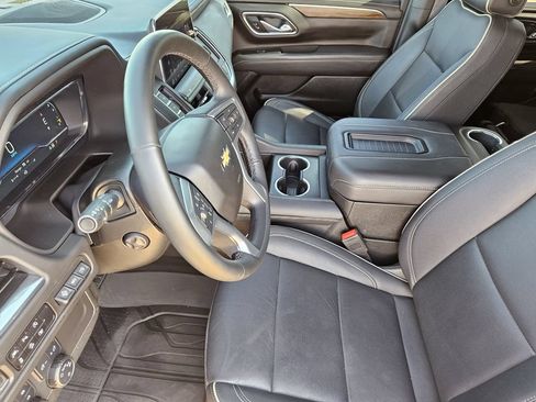 Used 2024 Chevrolet Tahoe Premier AWD/4WD image 14