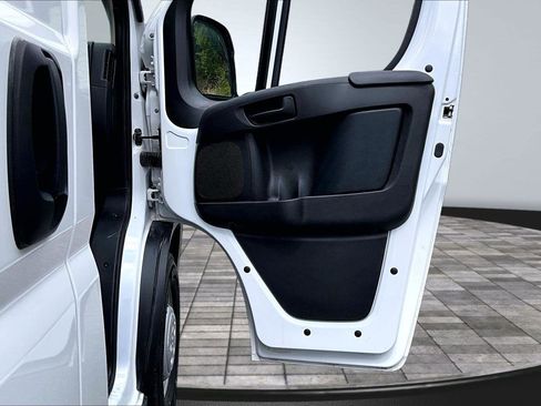 Used 2025 RAM ProMaster 2500 w/ Convenience Group FWD image 24