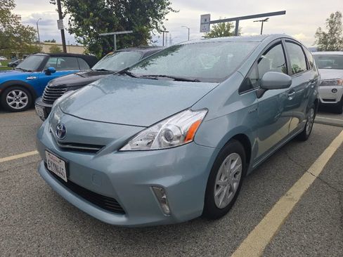 Used 2014 Toyota Prius V Three FWD image 1