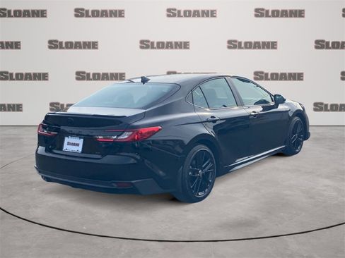 Used 2026 Toyota Camry SE image 5