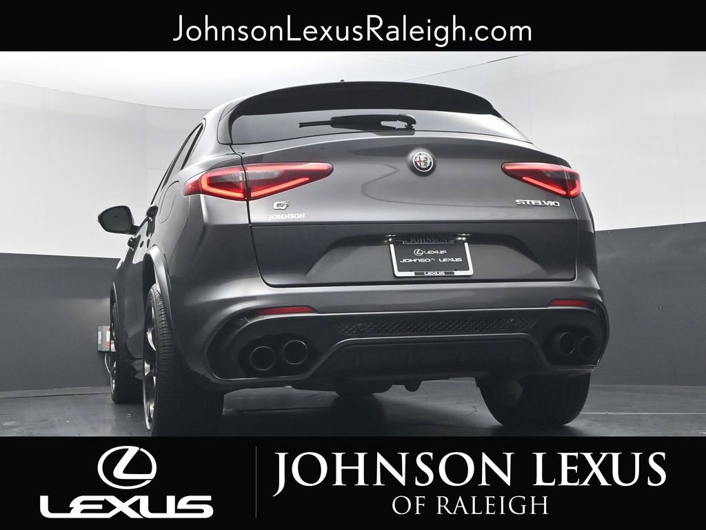 Used 2018 Alfa Romeo Stelvio Quadrifoglio w/ Driver Assist Dynamic Package AWD/4WD image 20