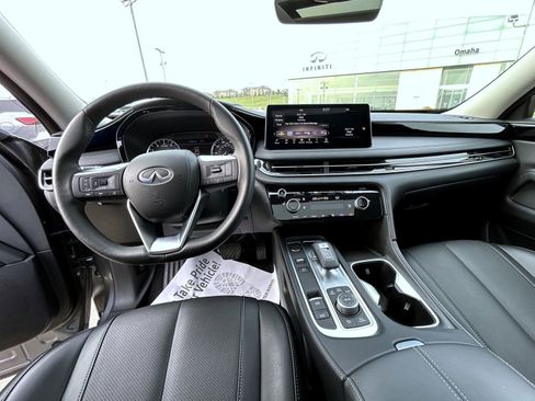 Used 2025 INFINITI QX60 Pure image 12
