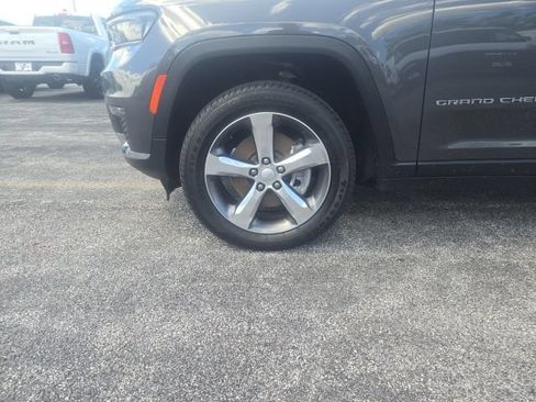 Used 2021 Jeep Grand Cherokee L Limited AWD/4WD image 5