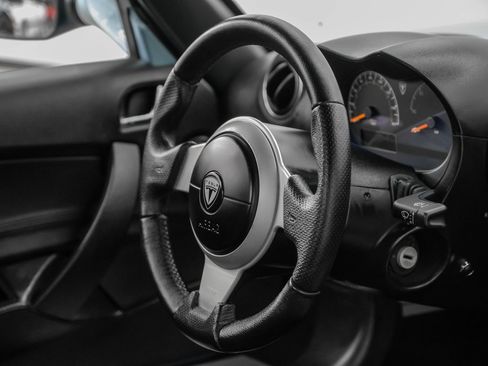 Used 2010 Tesla Roadster image 14