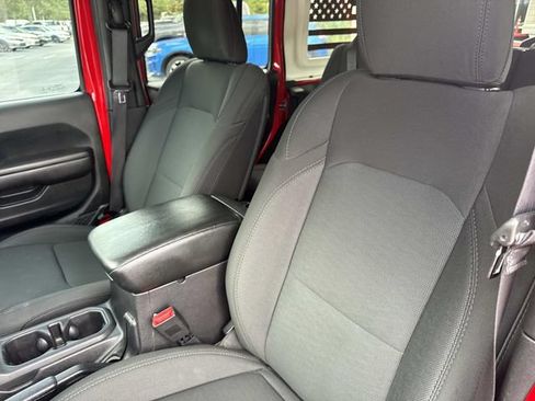 Used 2018 Jeep Wrangler Unlimited Sport S AWD/4WD image 19