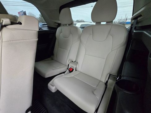 Used 2016 Volvo XC90 T6 Momentum w/ Momentum Plus Package image 12