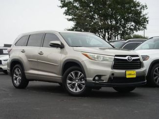 Used 2015 Toyota Highlander XLE FWD video 2