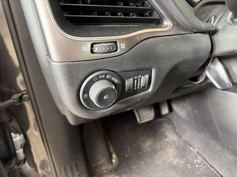 Used 2021 Jeep Cherokee Latitude Lux AWD/4WD image 19