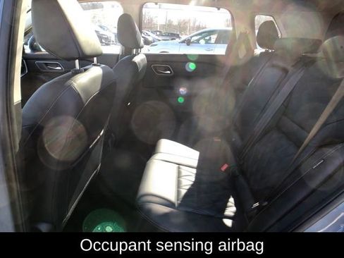 Used 2021 Nissan Rogue Platinum image 24