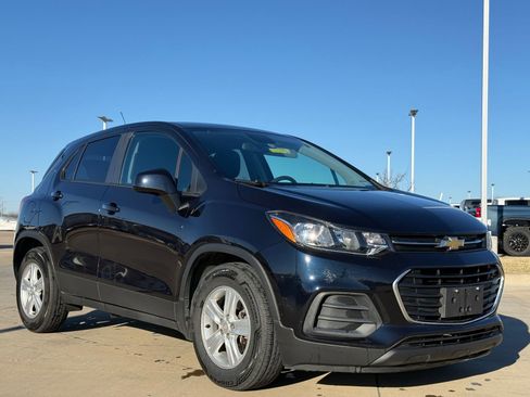 Certified 2022 Chevrolet Trax LS w/ Tint and Cruise Package image 1