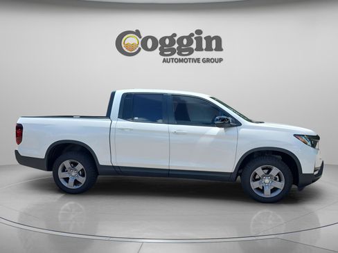 Used 2025 Honda Ridgeline TrailSport image 6