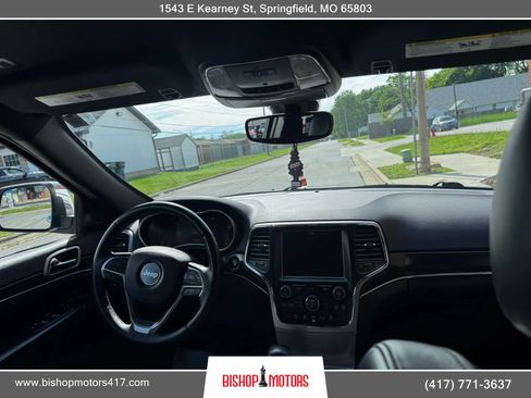 Used 2018 Jeep Grand Cherokee Limited AWD/4WD image 16