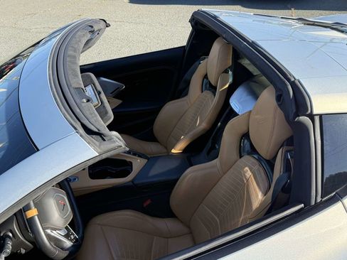 Used 2022 Chevrolet Corvette Stingray Premium Cpe w/ Z51 Performance Package RWD image 22