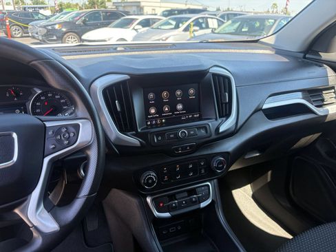 Used 2024 GMC Terrain SLE FWD image 17