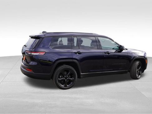 Certified 2024 Jeep Grand Cherokee L Limited w/ Black Appearance Package AWD/4WD image 4