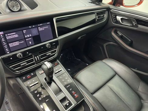 Used 2023 Porsche Macan w/ Premium Package Plus image 25
