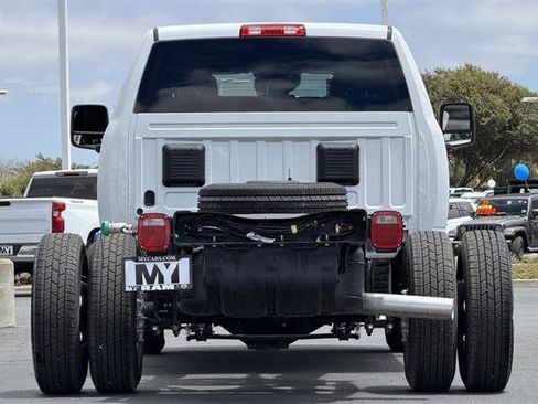 New 2026 RAM 3500 Tradesman w/ Chrome Appearance Group A AWD/4WD image 4