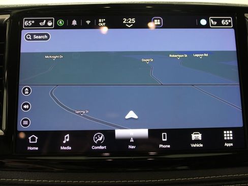 Used 2023 Chrysler Pacifica Limited FWD image 32