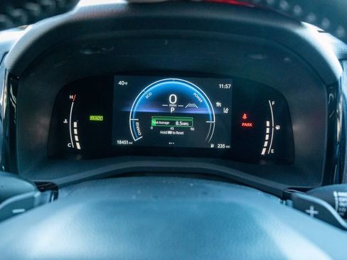 Used 2025 Toyota Camry SE w/ Convenience Package image 27