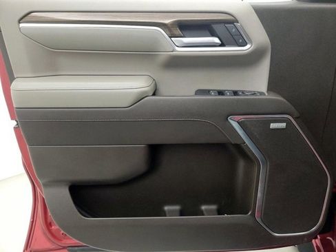 Used 2022 Chevrolet Silverado 1500 RST image 7