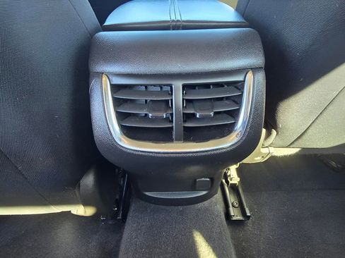 Used 2021 Chevrolet Malibu LT image 29