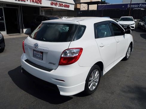 Used 2010 Toyota Matrix image 19