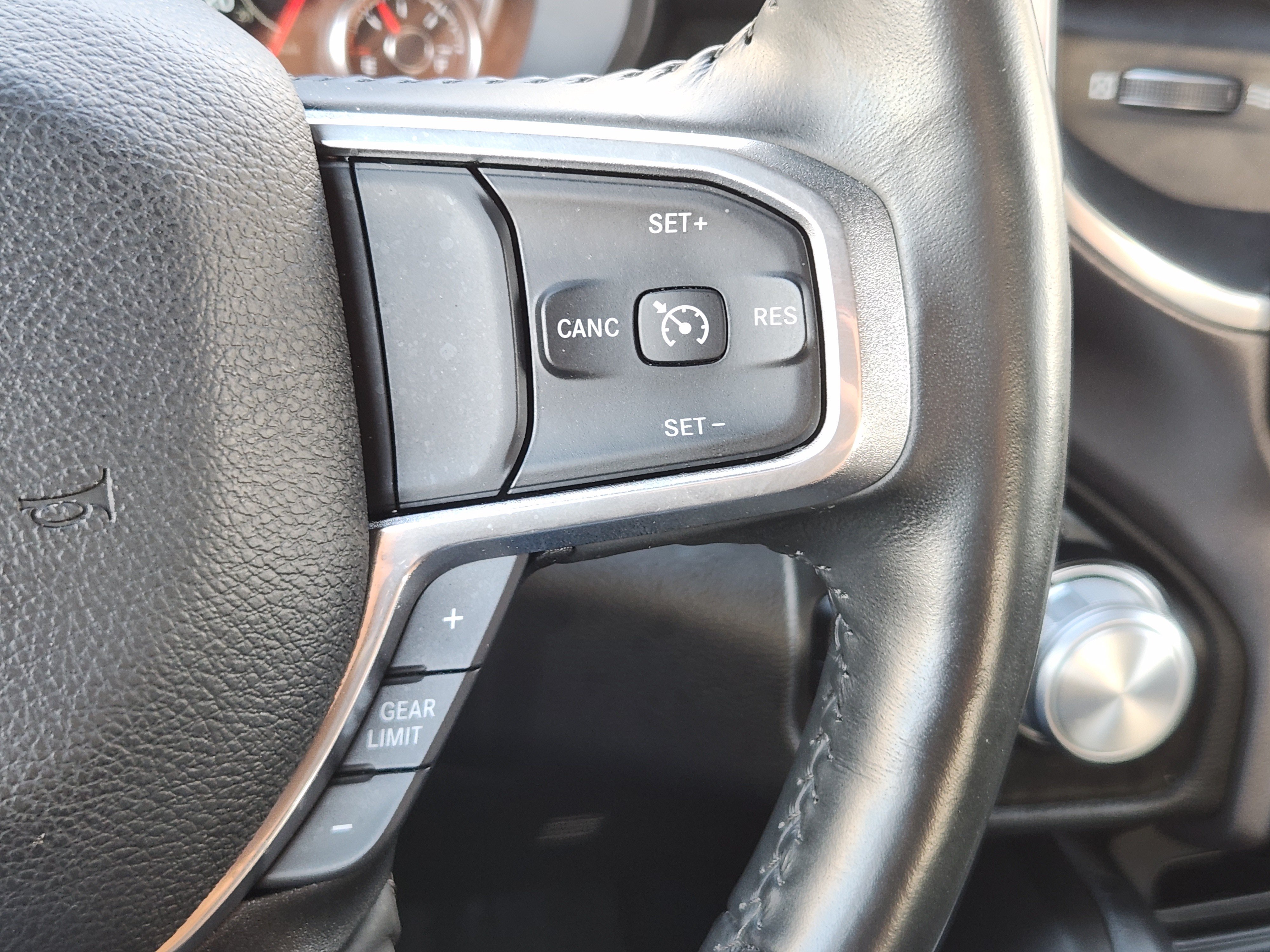 Used 2023 RAM 1500 Laramie AWD/4WD image 27