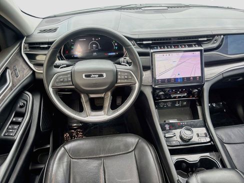 Used 2022 Jeep Grand Cherokee Limited 4xe w/ Luxury Tech Group II AWD/4WD image 24
