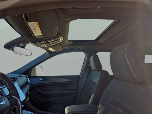 New 2025 Jeep Grand Cherokee Laredo X image 15