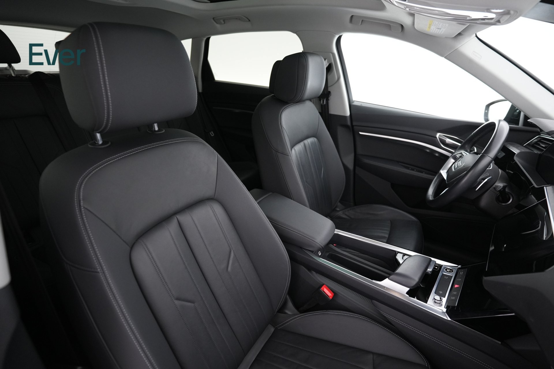 Used 2024 Audi Q8 e-tron Premium AWD/4WD image 23