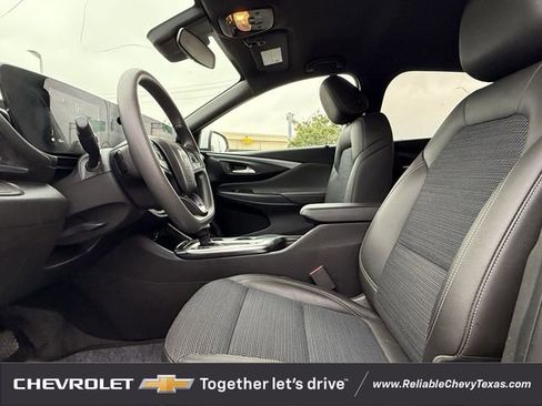 Used 2024 Buick Envista Preferred image 31
