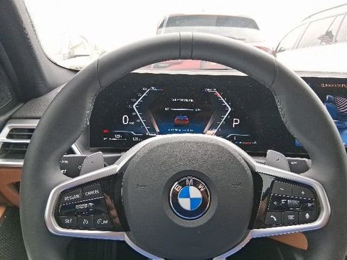 Used 2025 BMW 330i Sedan w/ M Sport Package RWD image 9