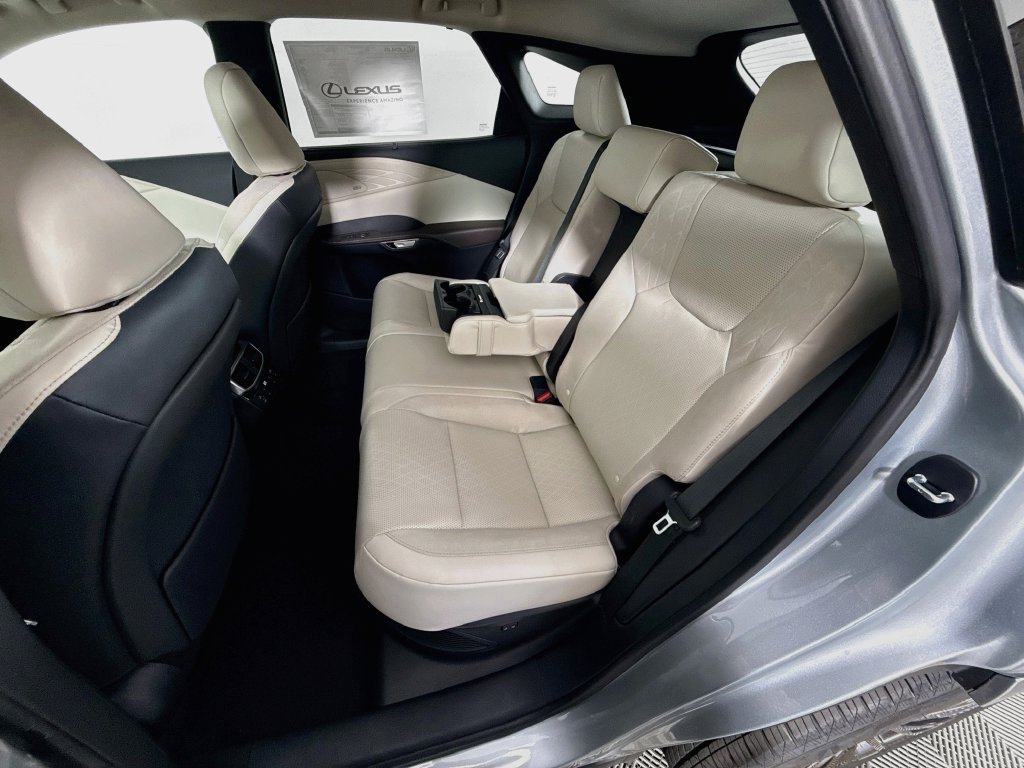 New 2026 Lexus RX 350h AWD/4WD image 17