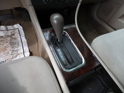 Used 2007 Buick LaCrosse CX w/ Chrome Enhancement Package FWD image 16
