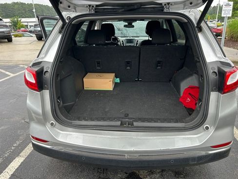Used 2021 Chevrolet Equinox LT w/ Driver Convenience Package AWD/4WD image 8