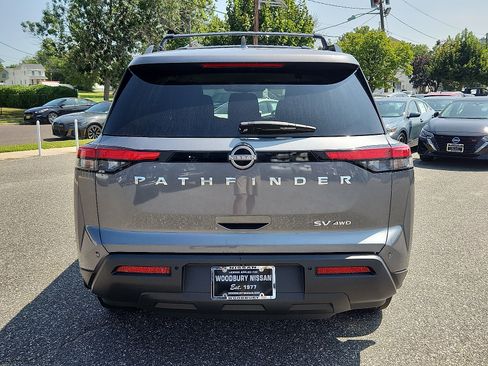 Used 2022 Nissan Pathfinder SV AWD/4WD image 5